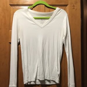 White v neck t shirt